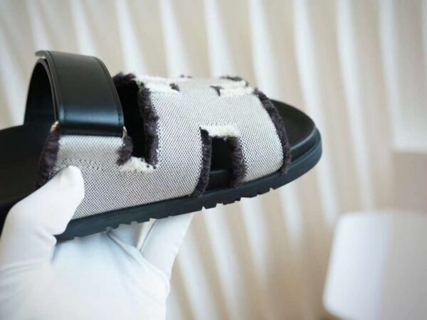 HERMES CHYPRE Casual slippers