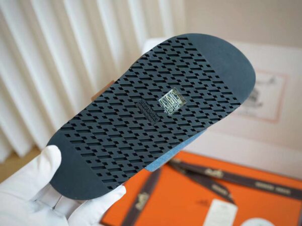 HERMES CHYPRE Casual slippers