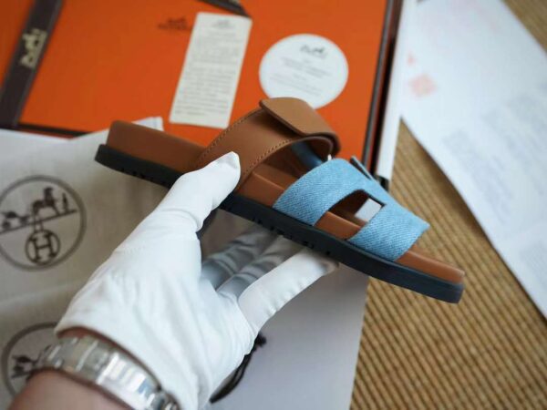 HERMES CHYPRE Casual slippers