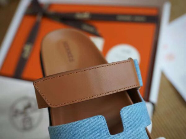 HERMES CHYPRE Casual slippers