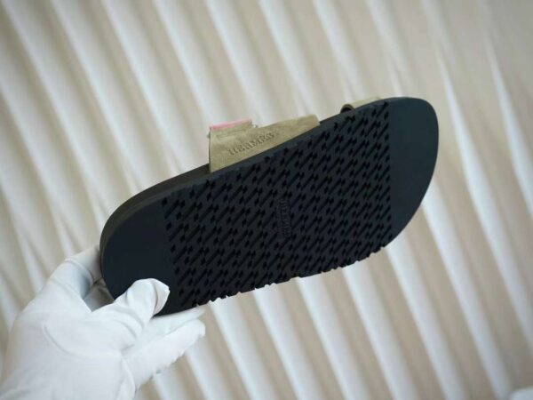 HERMES CHYPRE Casual slippers