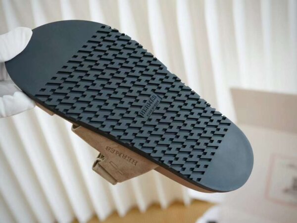 HERMES CHYPRE Casual slippers