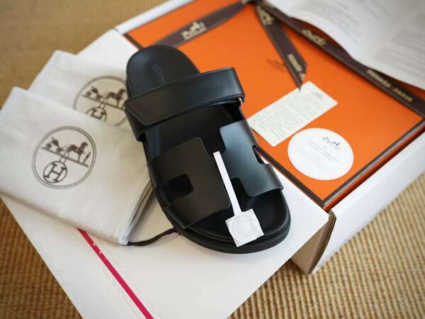 HERMES CHYPRE Casual slippers