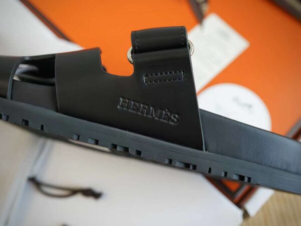 HERMES CHYPRE Casual slippers