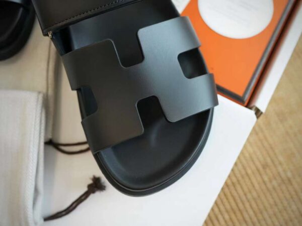 HERMES CHYPRE Casual slippers