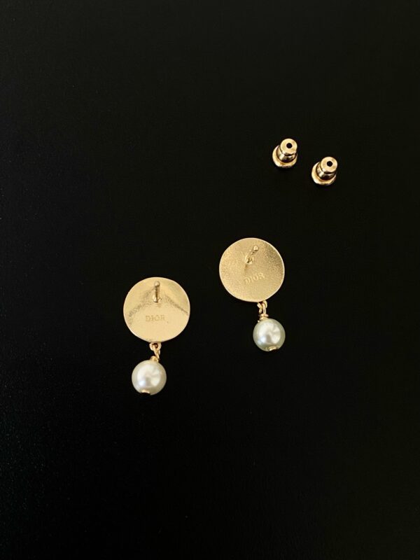 DIOR Badge pearl earrings