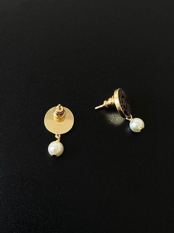 DIOR Badge pearl earrings