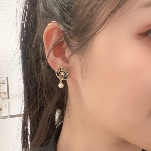DIOR Badge pearl earrings