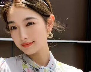 DIOR Hollow pearl earrings