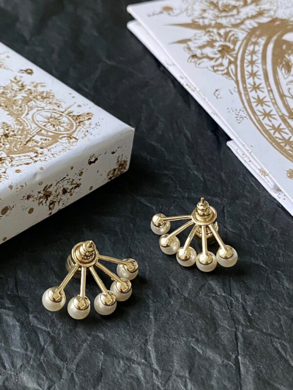 DIOR Pearl fan stud earrings