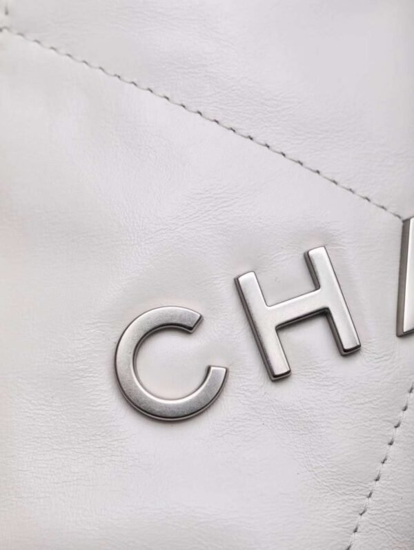 CHANEL 23SS MINI 22BAG