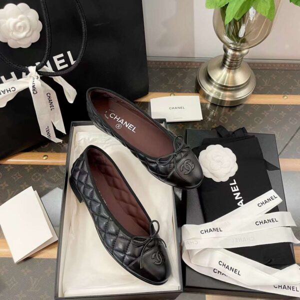 CHANEL Classic ballet flats