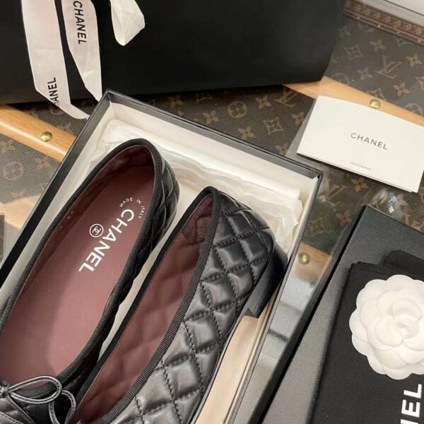 CHANEL Classic ballet flats