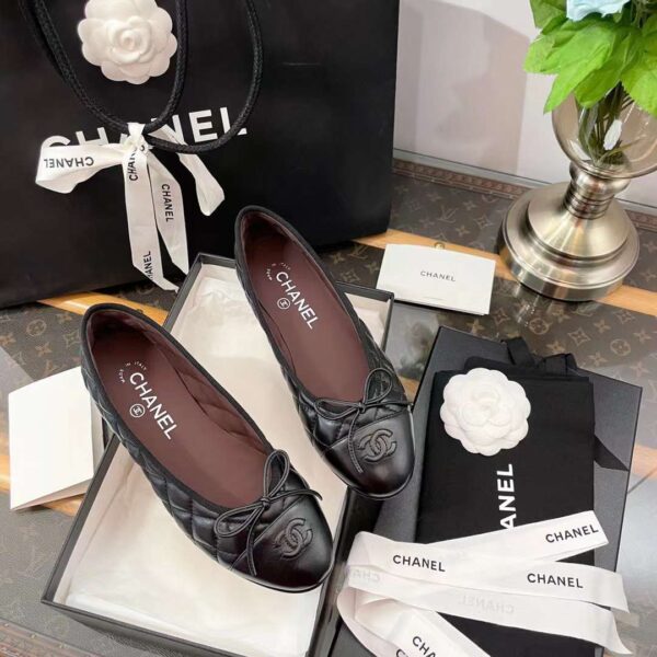 CHANEL Classic ballet flats