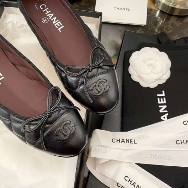 CHANEL Classic ballet flats
