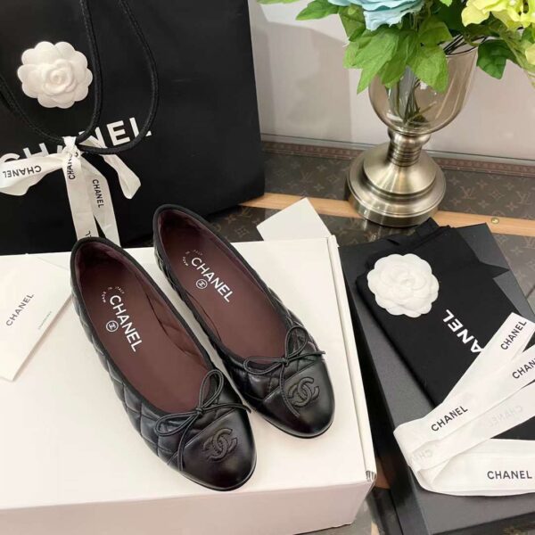 CHANEL Classic ballet flats
