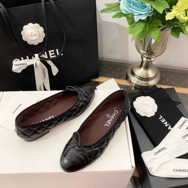 CHANEL Classic ballet flats