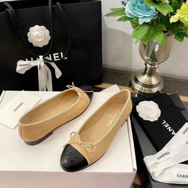 CHANEL BALLET FLATS