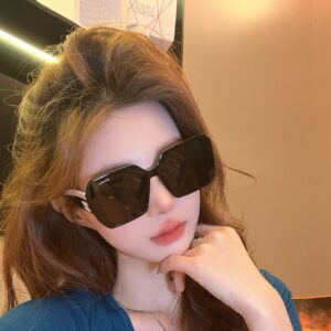 MIUMIU Runway sunglasses