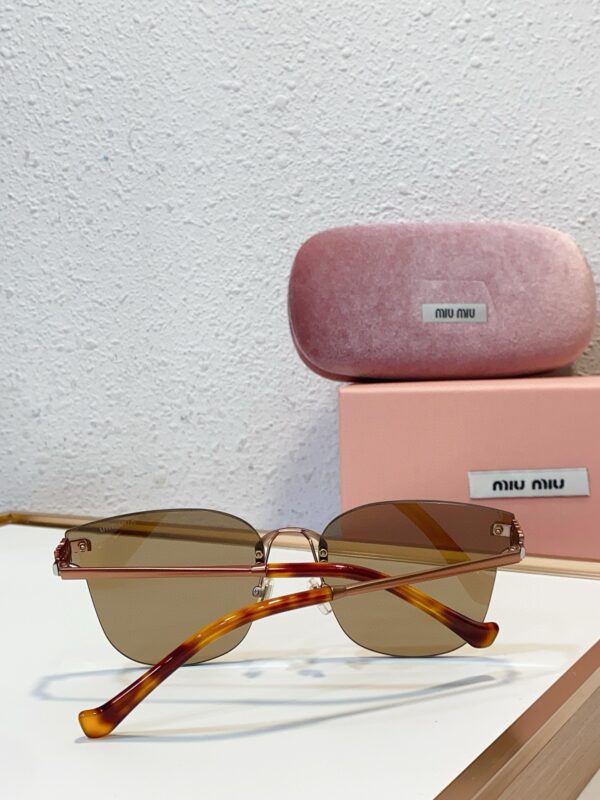 MIUMIU Runway sunglasses