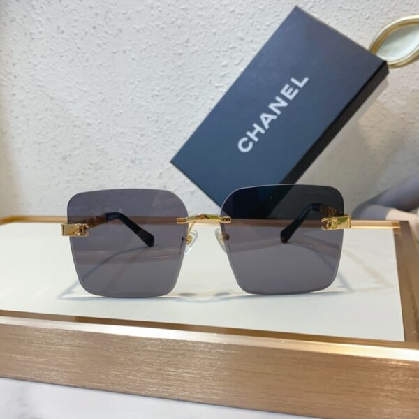 CHANEL SQUARE SUNGLASSES