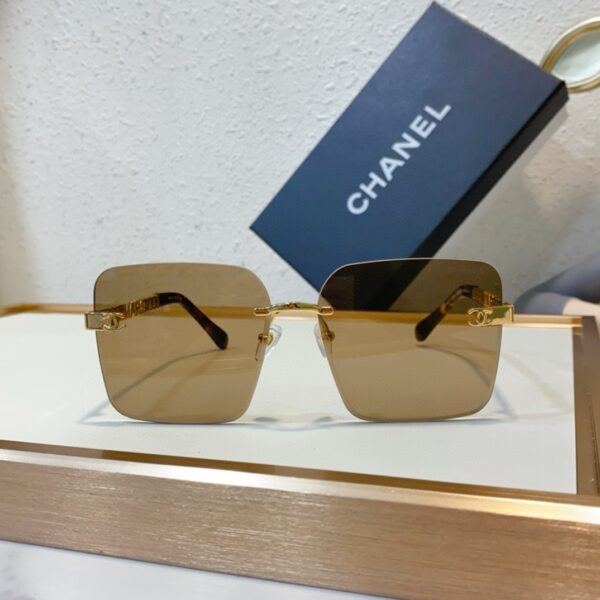 CHANEL SQUARE SUNGLASSES