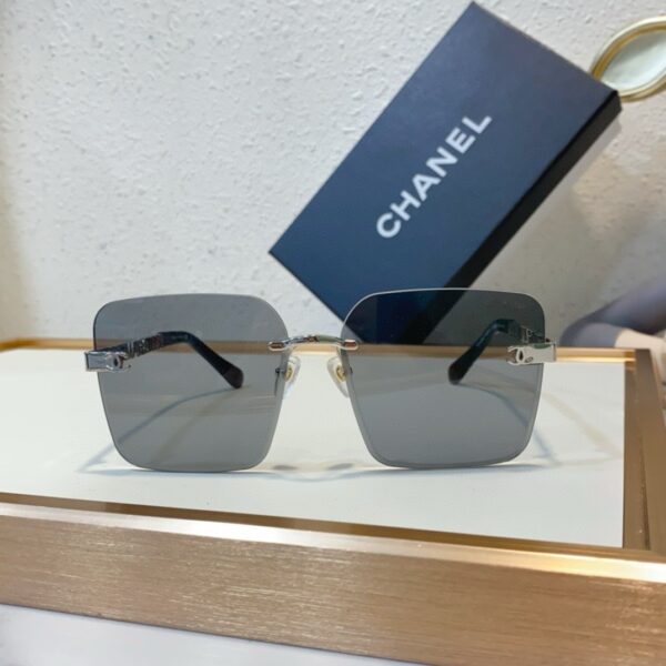 CHANEL SQUARE SUNGLASSES