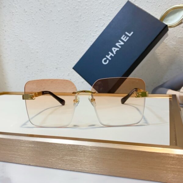 CHANEL SQUARE SUNGLASSES