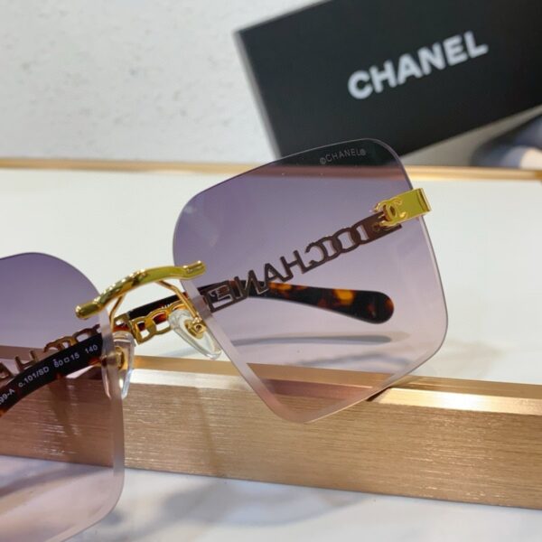 CHANEL SQUARE SUNGLASSES