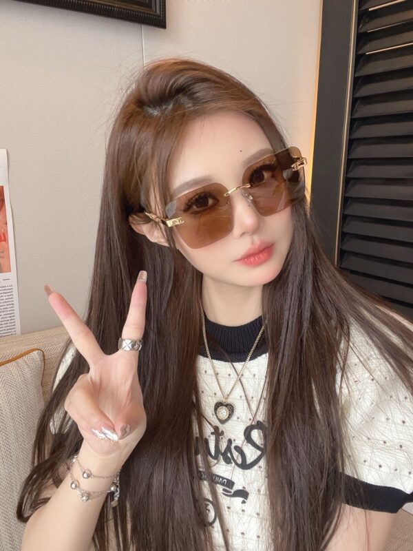 CHANEL SQUARE SUNGLASSES