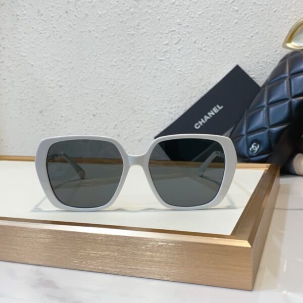 CHANEL SQUARE SUNGLASSES