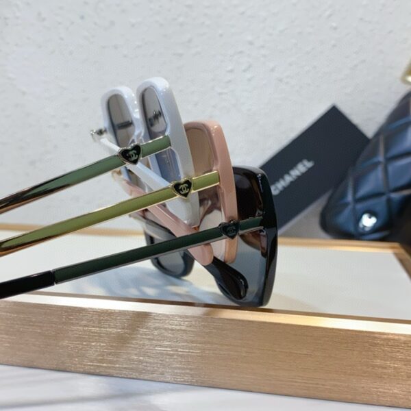 CHANEL SQUARE SUNGLASSES
