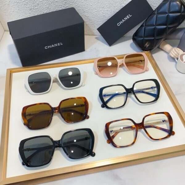 CHANEL SQUARE SUNGLASSES