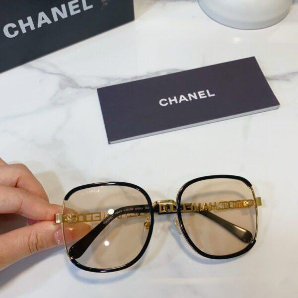 CHANEL SQUARE SUNGLASSES