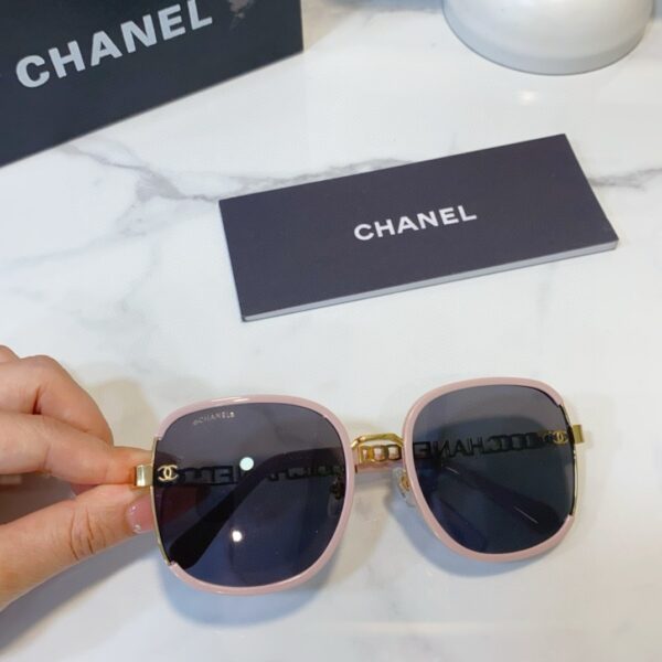 CHANEL SQUARE SUNGLASSES