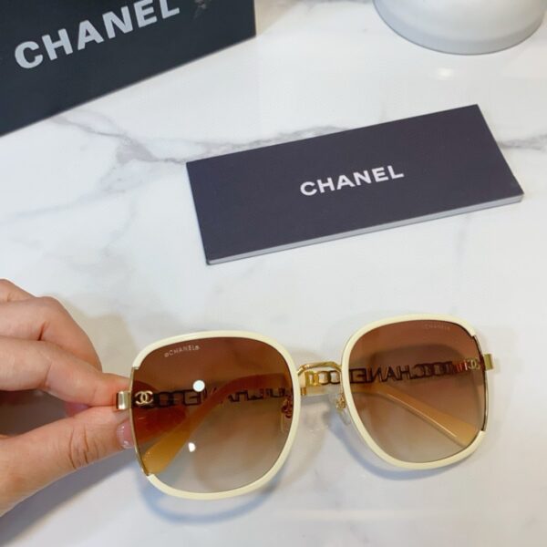 CHANEL SQUARE SUNGLASSES