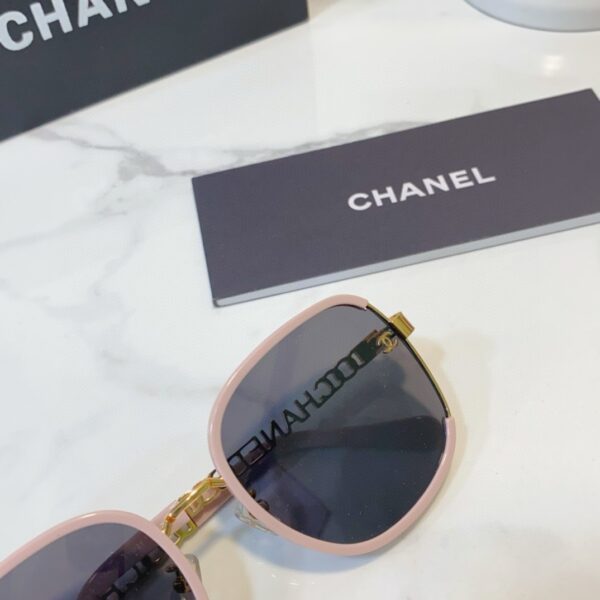 CHANEL SQUARE SUNGLASSES