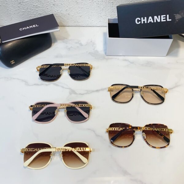 CHANEL SQUARE SUNGLASSES