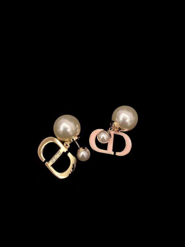 DIOR  Pink enamel pearl stud earrings