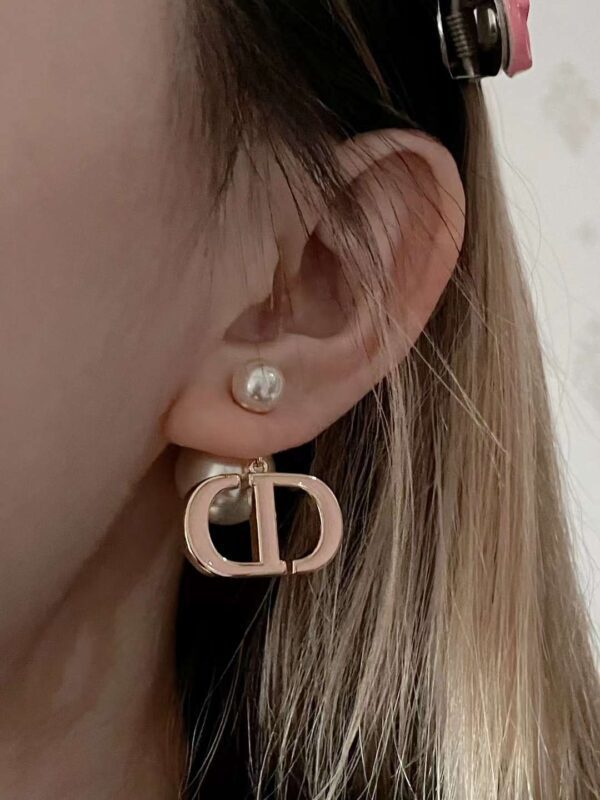 DIOR  Pink enamel pearl stud earrings