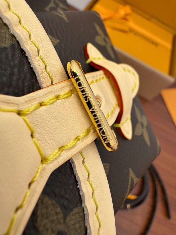 LV M46932 Excursion PM