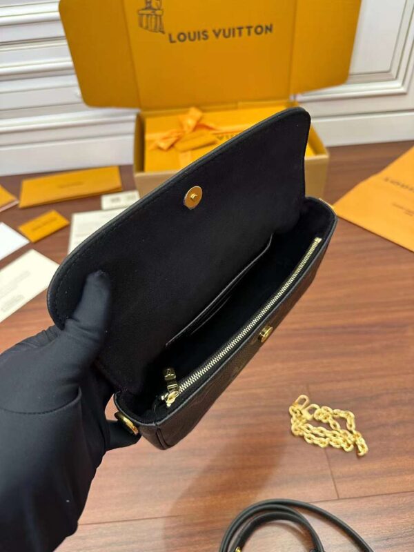 LV  M82154 Wallet on Chain Ivy