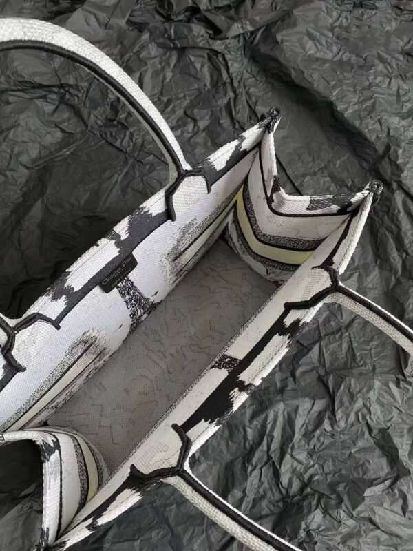 DIOR CD BOOK TOTE BAG