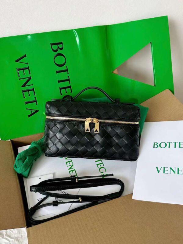BV vanity Knit small box bags
