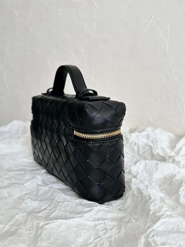 BV vanity Knit small box bags