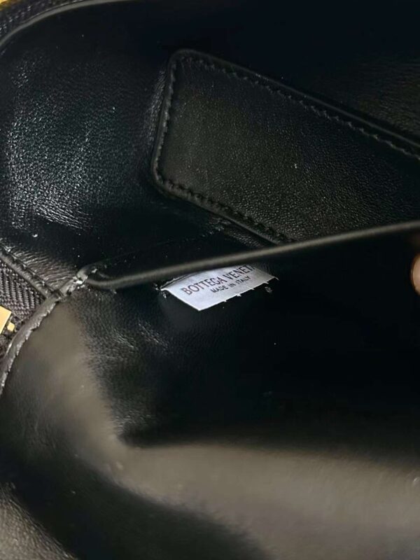 BV vanity Knit small box bags