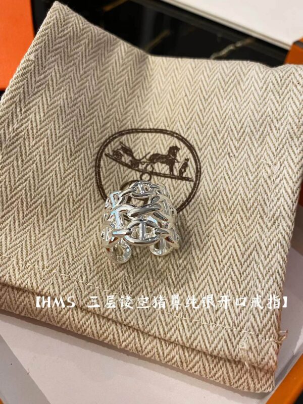 HERMES VChaine d'ancre Enchainee ring