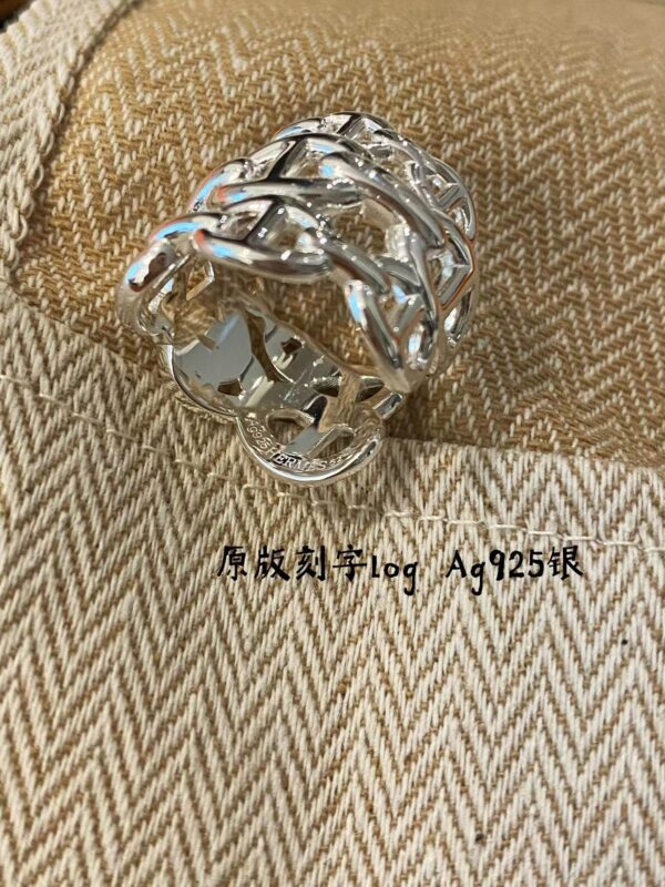 HERMES VChaine d'ancre Enchainee ring