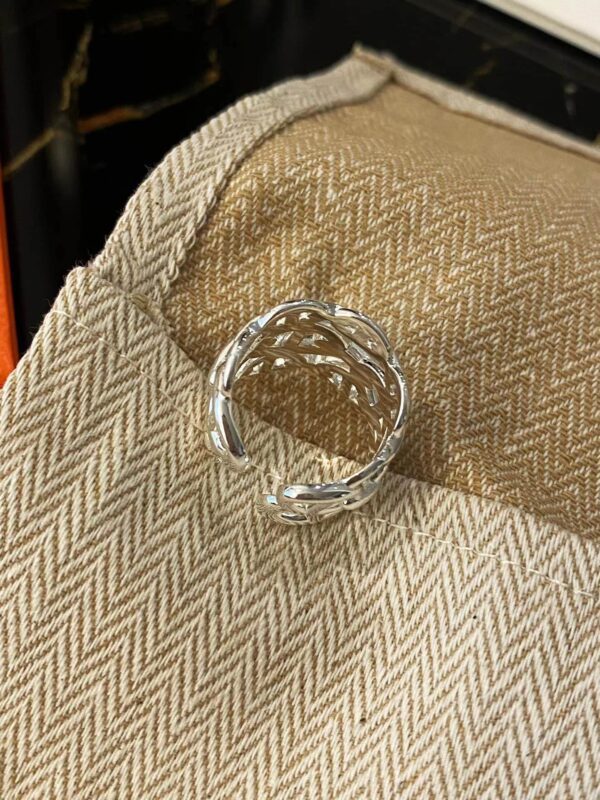 HERMES VChaine d'ancre Enchainee ring