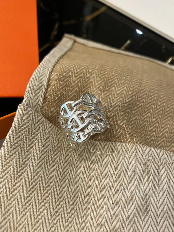 HERMES VChaine d'ancre Enchainee ring